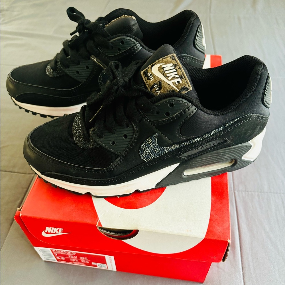 Women’s Nike air max 90 SE